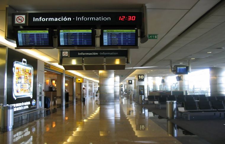 En Aeroparque hubo vuelos cancelados y podría haber más demoras hoy
