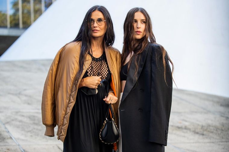 Demi Moore y Scout Willis definen looks ideales para mujeres mayores de 50 y de 30 años Foto: Hola!