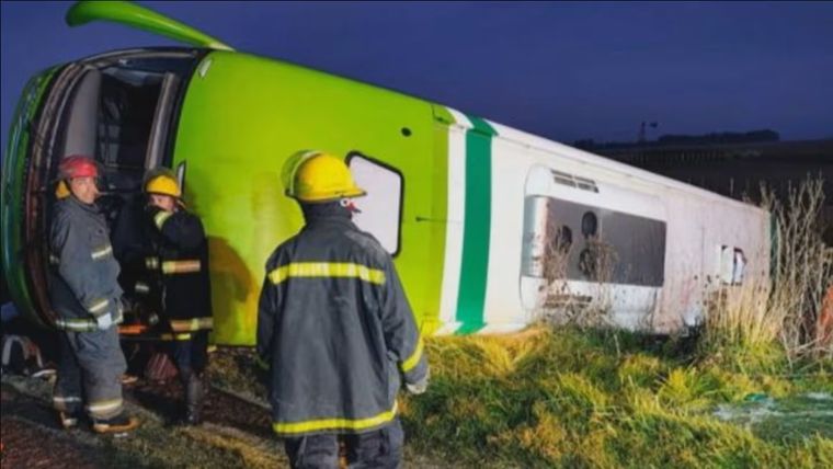 El vuelco se dio en el cruce de las rutas provinciales 51 y 76. Foto: X