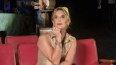 La entrevistadora no pudo contener las lágrimas al expresarse con sus seguidores. La entrevistadora no pudo contener las lágrimas al expresarse con sus seguidores.