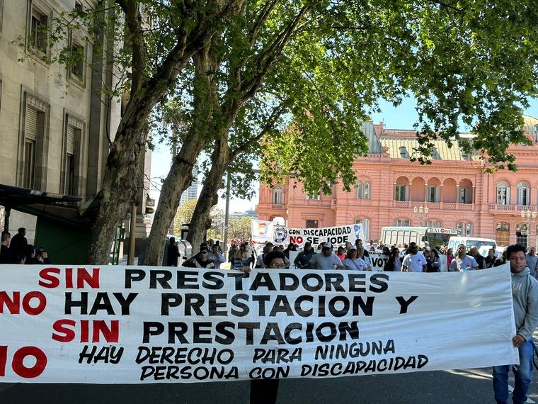 Hay casi 1.6 millones de personas con discapacidad certificada en el país. Foto: Archivo MDZ