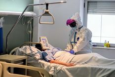 Una paciente y su médico, en España. Foto: Gobierno de Canarias.