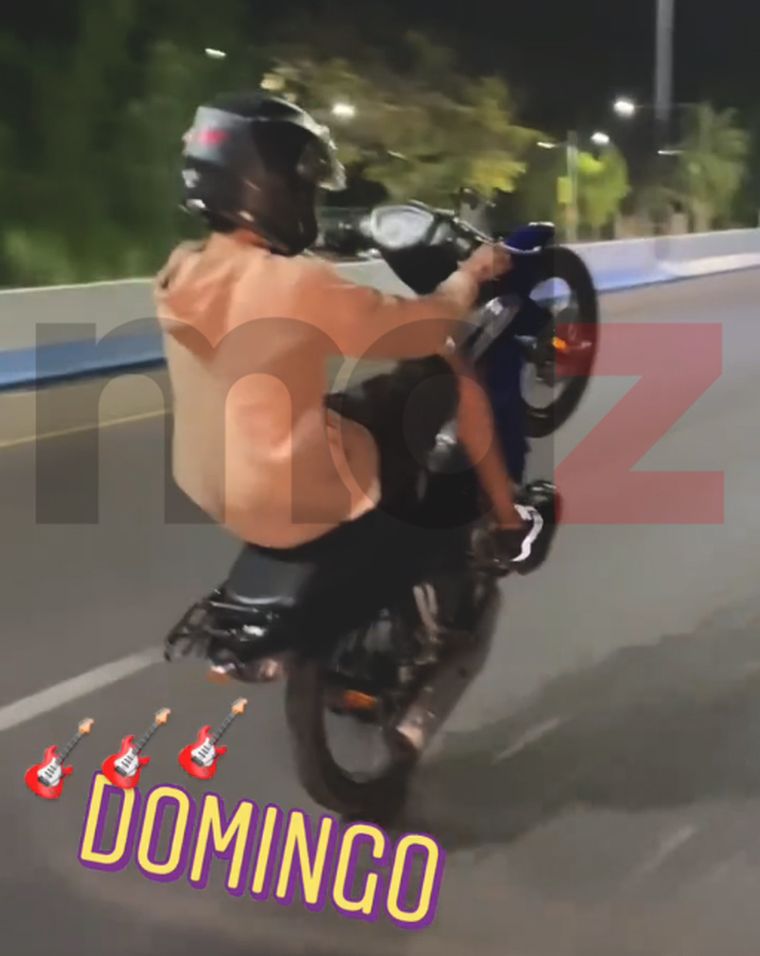 Las maniobras que muestra el joven en las redes sociales. Las maniobras que muestra el joven en las redes sociales.