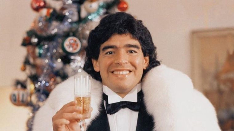 Ernesto Cherquis Bialo lo dijo como nadie: no había uno, había varios Diego Armando Maradona dentro del mismo cuerpo. Ernesto Cherquis Bialo lo dijo como nadie: no había uno, había varios Diego Armando Maradona dentro del mismo cuerpo.