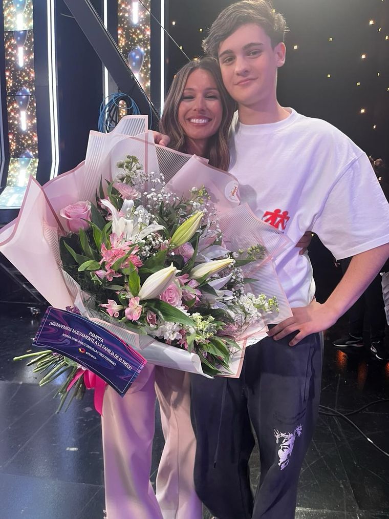 Pampita junto a su hijo, Bautista Vicuña. Pampita junto a su hijo, Bautista Vicuña.