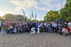 el frente de todos cerro la campana recorriendo la ciudad con la bandera del si