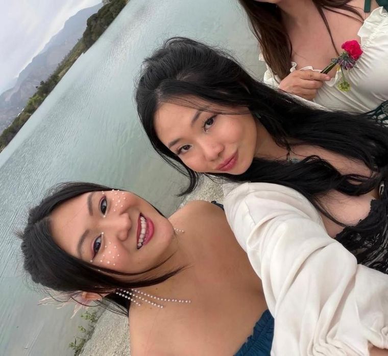 Renee y April viven actualmente en Los Ángeles, California.
