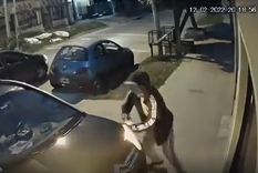 El hombre cerró su auto y, de esta manera, protegió a su hijo