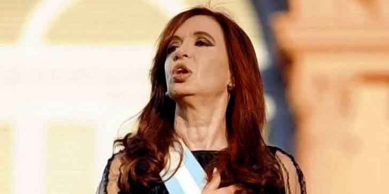 Cristina nos acostumbró a sus denuncias por cadena nacional todas las semanas.