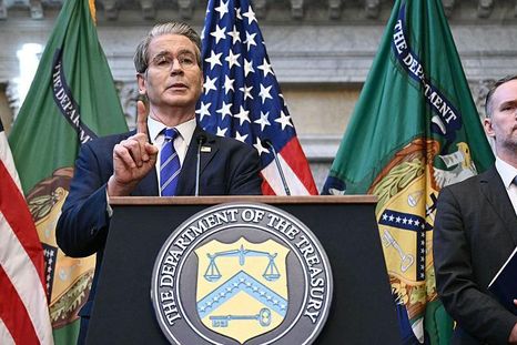 El secretario del Tesoro, Scott Bessent, aquí acompañado por Jamieson Greer, dio un mensaje hacia el contribuyente norteamericano. El secretario del Tesoro, Scott Bessent, aquí acompañado por Jamieson Greer, dio un mensaje hacia el contribuyente norteamericano.