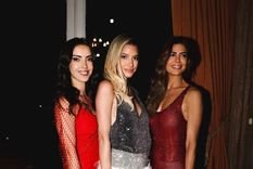 Juliana Awada se animó al full rojo y las transparencias para este evento mega chic Foto: Instagram