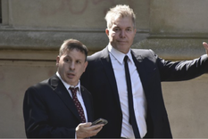 Fernando Burlando junto a otro de los abogados que integran su equipo, ayer durante la duodécima jornada del juicio. Foto: NA Fernando Burlando junto a otro de los abogados que integran su equipo, ayer durante la duodécima jornada del juicio. Foto: NA