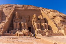 Arqueólogos descubren una tumba real de un monarca desconocido en el centro de Egipto. Foto: Shuttestock
