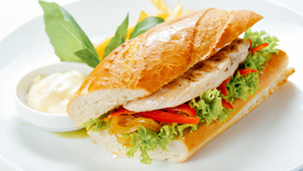 Cómo preparar un sándwich de pollo a la parrilla como un chef Foto: Shutterstock