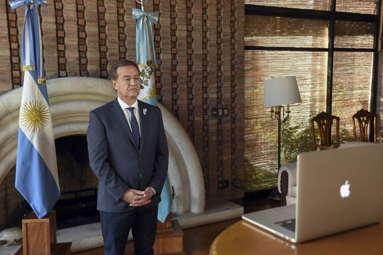 Rodolfo Suarez tomó una decisión polémica.