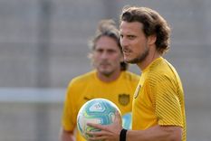 forlan desmiente que haya renunciado a su salario en penarol