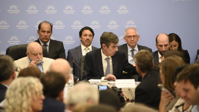 Diputados Martín Menem negocia a contrarreloj para aprobar la ley ómnibus. Crédito: Juan Mateo Aberastain / MDZ Foto: Juan Mateo Aberastain / MDZ