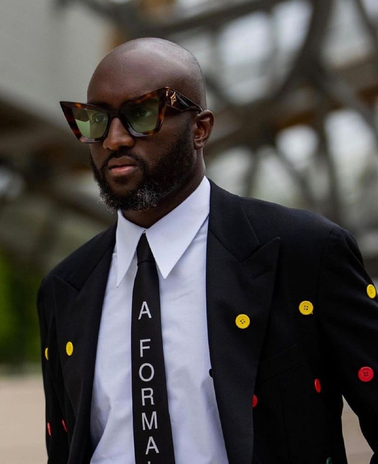 “Su naturaleza disruptiva definió una nueva era de la moda, uniendo el mundo de la moda urbana y el lujo de una manera inigualable”. Así definió a Abloh Tommy Hilfiger.  Foto: Instagram