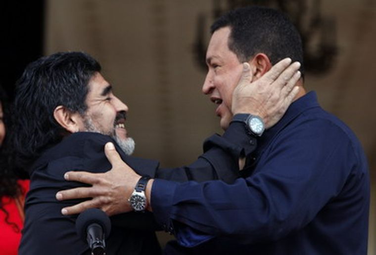 Diego y Chávez, en la polémica visita del Diez a Venezuela. Foto: EFE