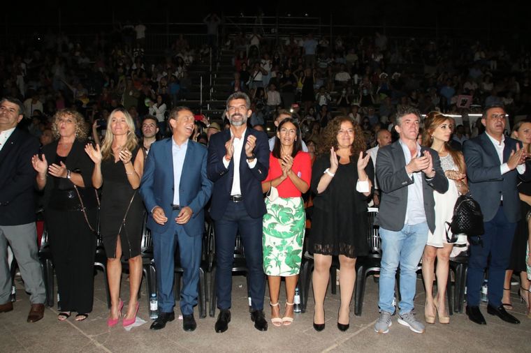 El gobernador Suarez asistió a la vendimia capitalina. Foto: Maximiliano Ríos/MDZ