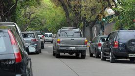Cómo son los controles para reducir la doble fila en CABA.