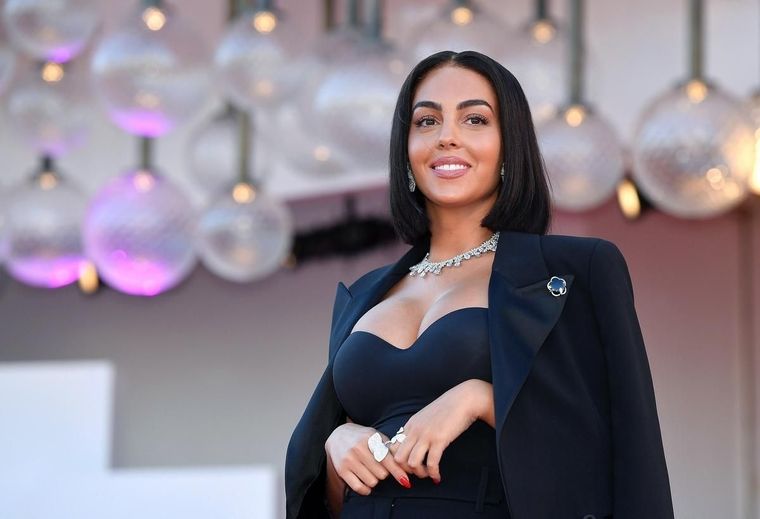 Foto: https://www.vocescriticas.com/noticias/2023/01/14/108048-en-medio-de-los-rumores-de-separacion-georgina-rodriguez-brindo-una-contundente-frase-sobre-su-relacion-con-ronaldo