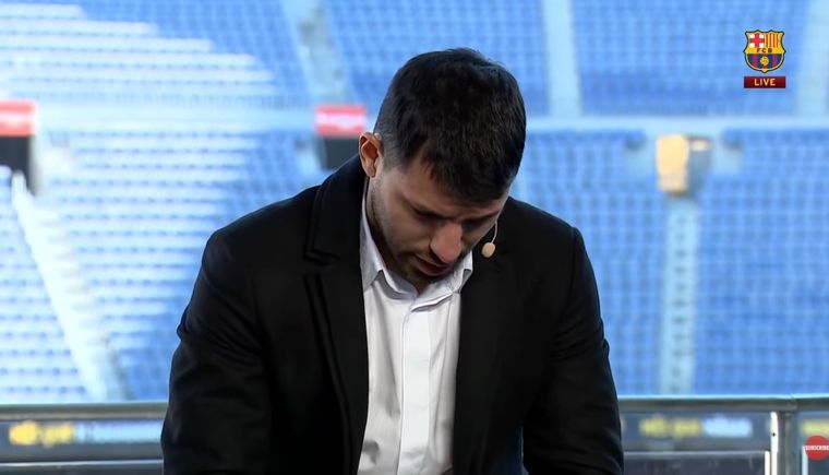 El Kun no aguantó las lágrimas Foto: FC Barcelona