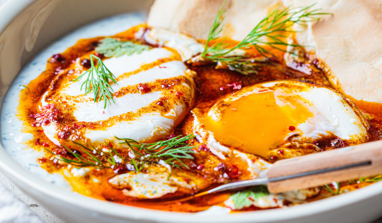 Esta receta tiene origen otomano y se prepara desde el siglo XV en Turquía. Esta receta tiene origen otomano y se prepara desde el siglo XV en Turquía.