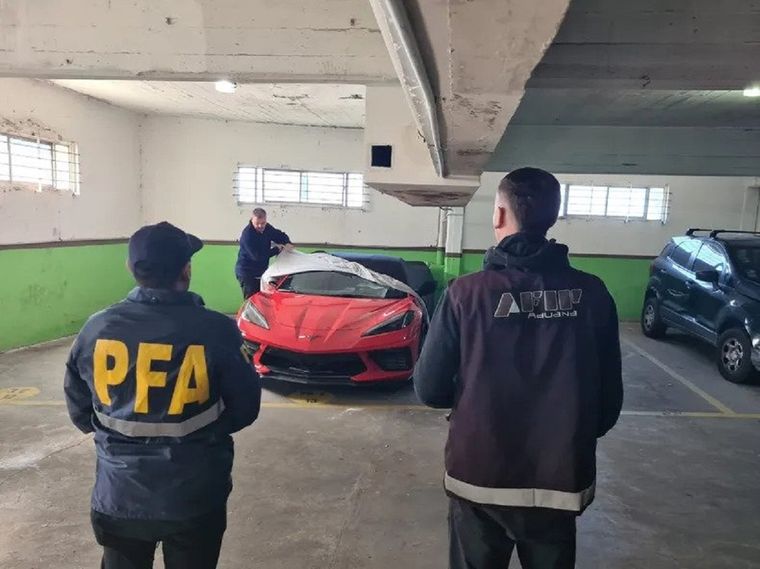 La AFIP secuestró el vehículo en un operativo conjunto con la PFA. Foto: AFIP