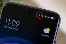 Android 16 QPR 3 introduce un punto azul que alerta sobre el acceso a ubicación.