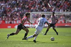 Estudiantes venció 2-0 a Gimnasia y se quedó con el clásico de La Plata. Foto: NA Estudiantes venció 2-0 a Gimnasia y se quedó con el clásico de La Plata. Foto: NA