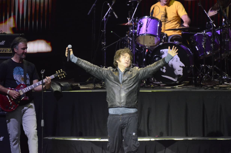 Javier Milei se presentó en el Movistar Arena este lunes.