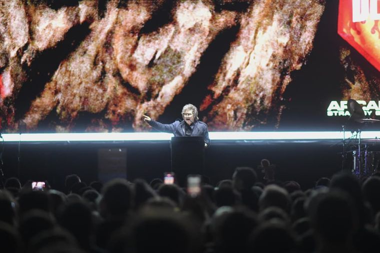 Milei donde mejor se siente Milei donde mejor se siente