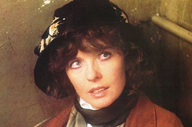Diane Keaton como Louise Bryant en Reds. Diane Keaton como Louise Bryant en Reds.