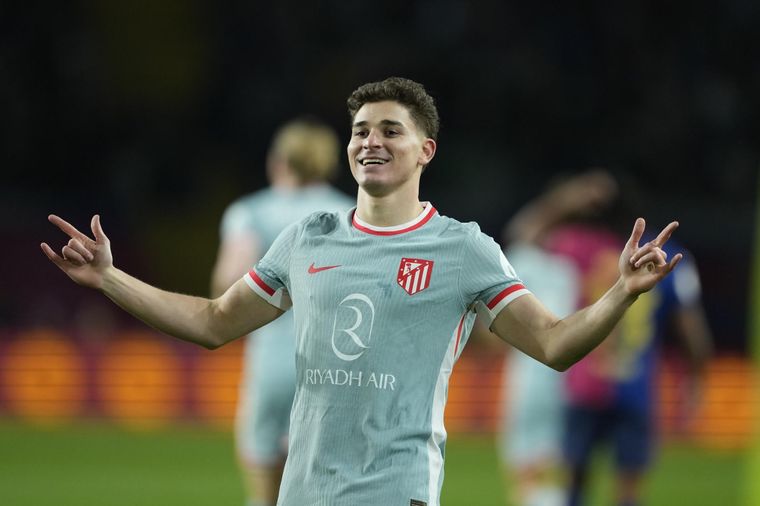 Julián Álvarez estaría en el radas de varios de los clubes más grandes del mundo. Foto: EFE