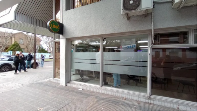 Intento de golpe comando y toma de rehenes en un banco de La Plata Foto: NA