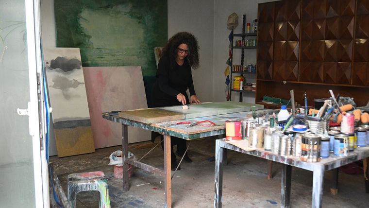 El arte de verónica valenti se puede disfrutar en Godoy Cruz con una propuesta sensorial.