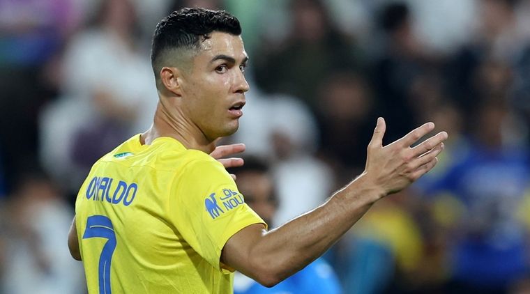 El portugués vio la roja y espera por conocer su sanción. Foto: EFE