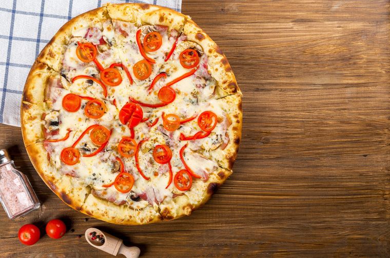 Un pan y la masa de pizza sin gluten, y fáclies para hacer en casa: las recetas especiales de hoy.