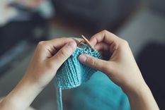 En la plaza Independencia se realizará una jornada de tejido colectivo para celebrar el Día de la Bandera.