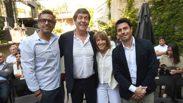 Luis Rico, Alfredo Romano, Susy de Romano y Alfredito Romano. Luis Rico, Alfredo Romano, Susy de Romano y Alfredito Romano.