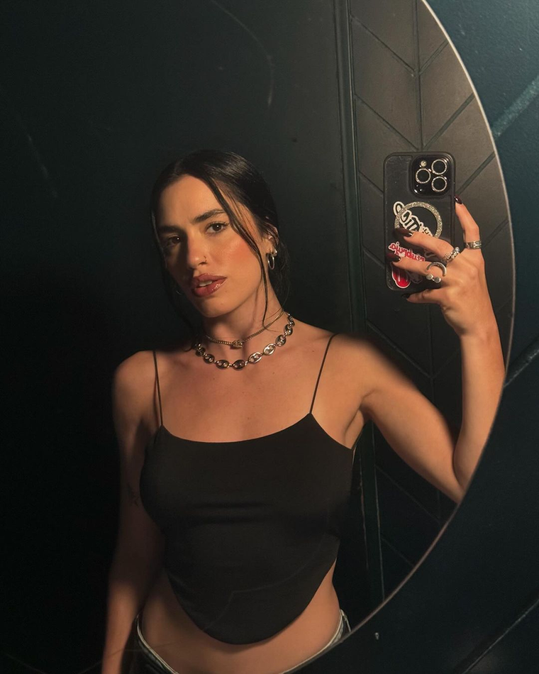 Mirá el look de Lali para ver a Fito. Foto: Instagram: Lali