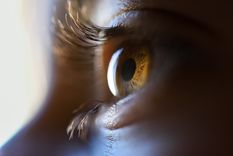 La CAMEOF advierte que más de mil millones de personas no tienen acceso a los servicios de salud ocular adecuada. Foto: Freepik