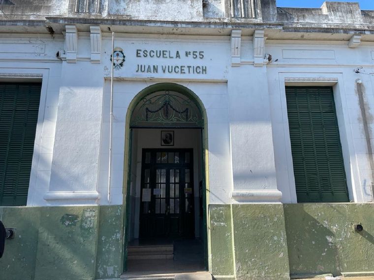 Preocupación en la comunidad educativa de la Escuela N° 55 por el caso de un alumno que llevó un arma al colegio.