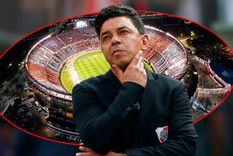 Según el periodista partidario Hernán Santarsiero, Gallardo habría pedido un grupo de percusión en las tribunas del Monumental para el partido de vuelta de los octavos de la Libertadores ante Vélez.