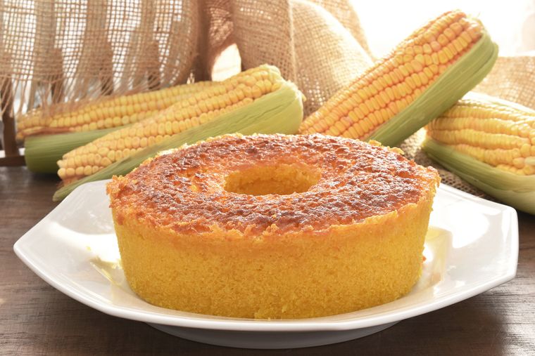 El pastel de maíz tiene raíces en las cocinas indígenas de América, donde el maíz era base alimentaria y partícipe de muchas recetas. El pastel de maíz tiene raíces en las cocinas indígenas de América, donde el maíz era base alimentaria y partícipe de muchas recetas.