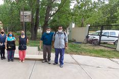 Efectivos y vecinos se encontraron para coordinar la entrega