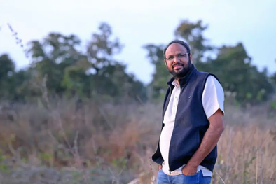 MDZol | El ambientalista Alok Shukla ha dedicado más de una década a salvar árboles en el centro de India. Foto: PREMIO GOLDMAN AL MEDIO AMBIENTE