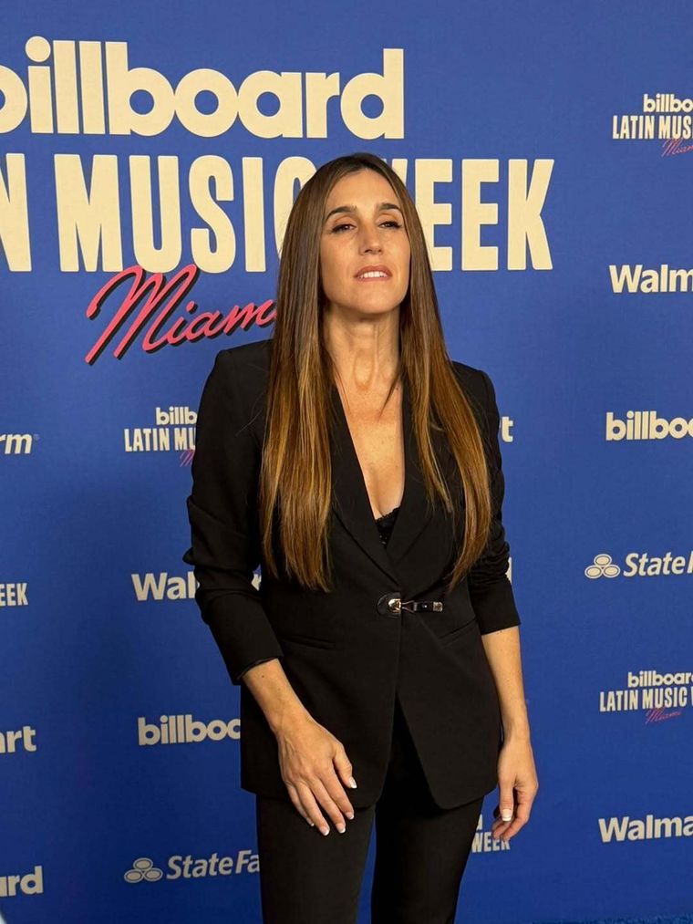 Soledad Pastorutti y el poder del traje negro. Soledad Pastorutti y el poder del traje negro.