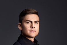 Paulo Dybala brilló en la Semana de la Moda en Milán. Paulo Dybala brilló en la Semana de la Moda en Milán.